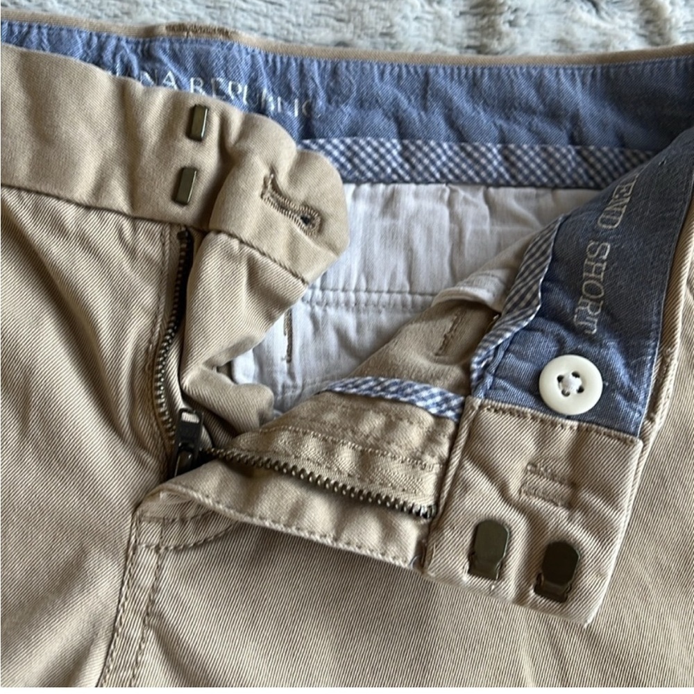 2 pr Banana Republic cotton shorts - Picture 5 of 16